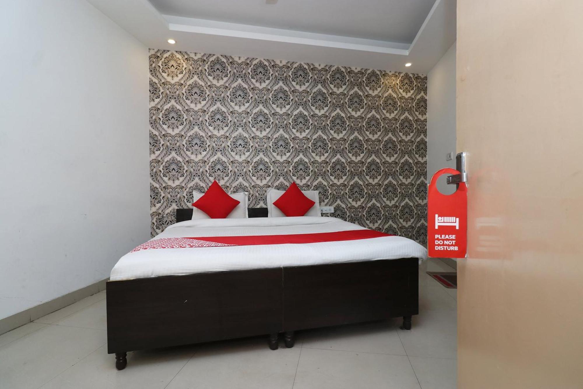 Oyo Flagship Hotel Daimond New Delhi Ngoại thất bức ảnh